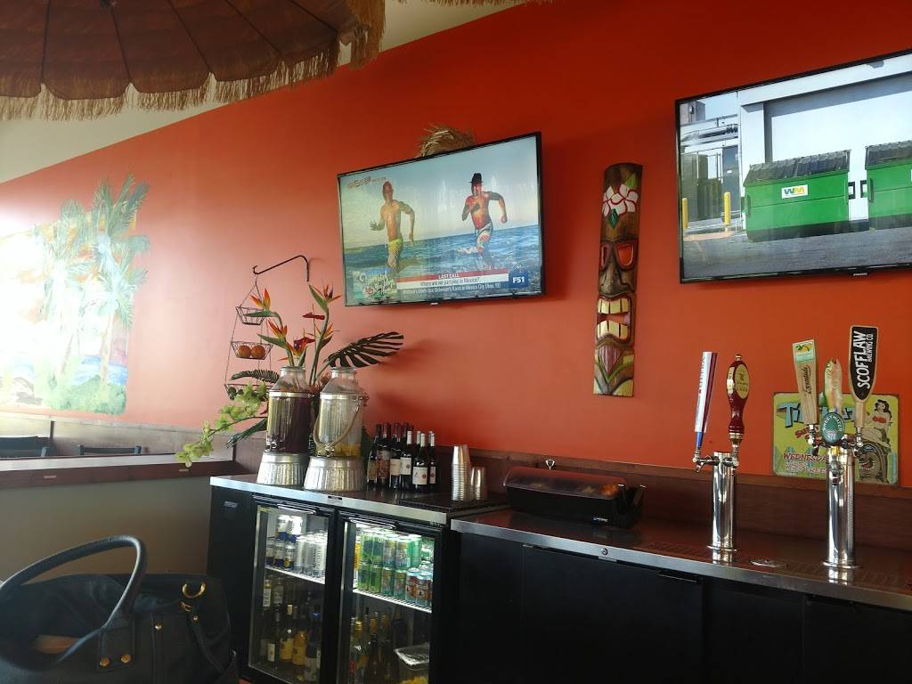 Tillys Tiki Bar and Grill | restaurant | 1476 Harbor Light Marina Rd, Lavonia, GA 30553, USA | 7063560727 OR +1 706-356-0727