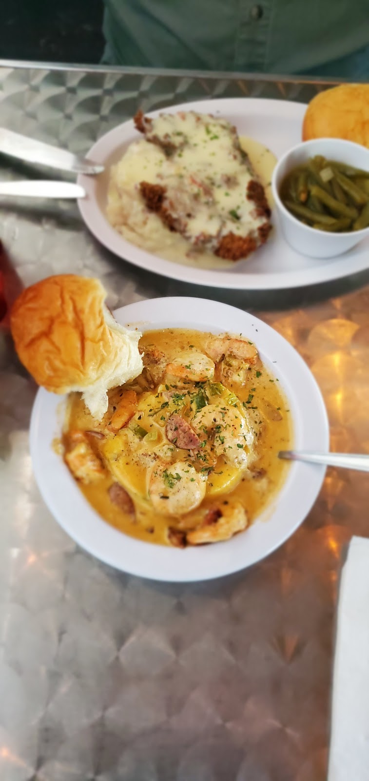 Dragons Den Cafe and Catering | restaurant | 7858 Genoa Rd, Texarkana, AR 71854, USA | 8702161309 OR +1 870-216-1309