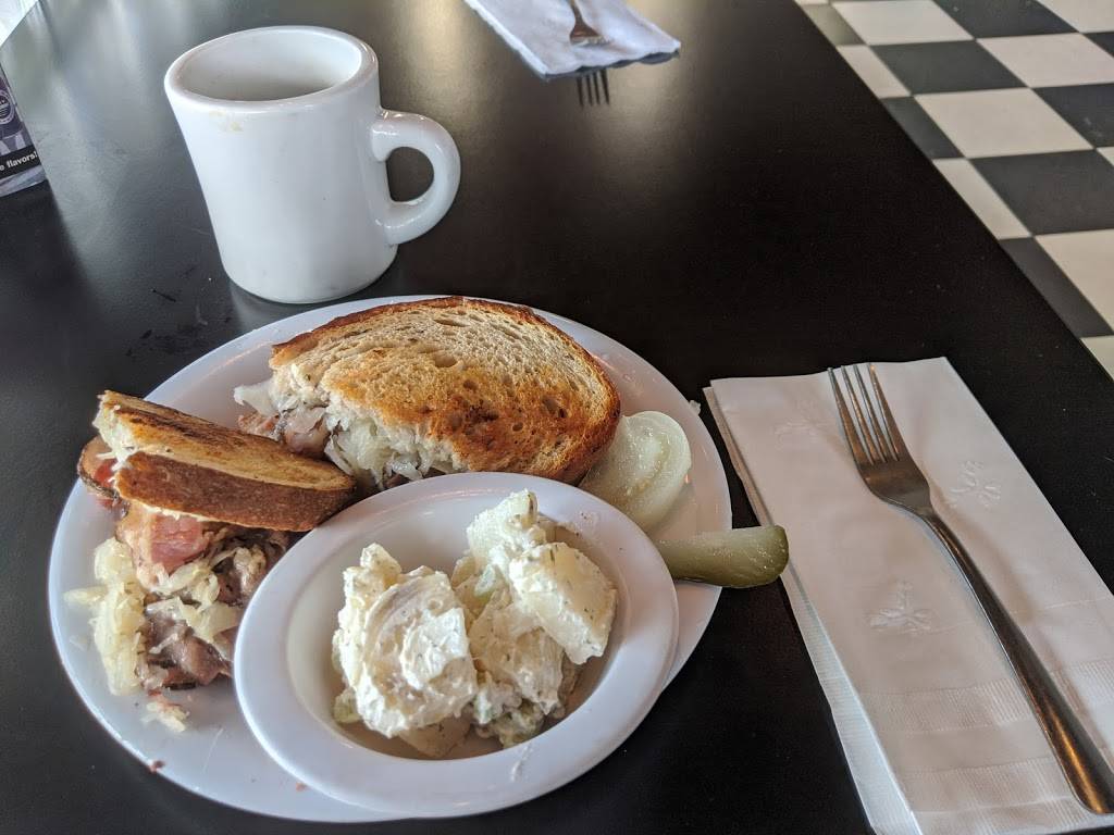 Brooklyn Deli | restaurant | 1515 Main St # 6, Longmont, CO 80501, USA | 3036848400 OR +1 303-684-8400