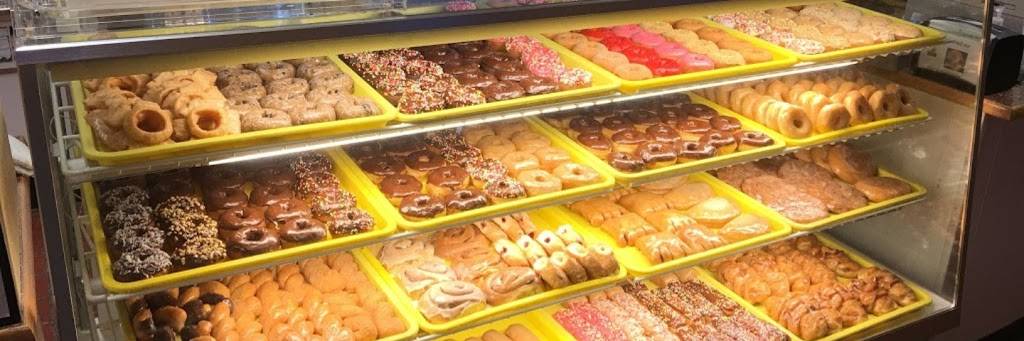 Daylight Donuts, Park City | bakery | 1500 East 61st St N, Park City, KS 67219, USA | 3165008288 OR +1 316-500-8288