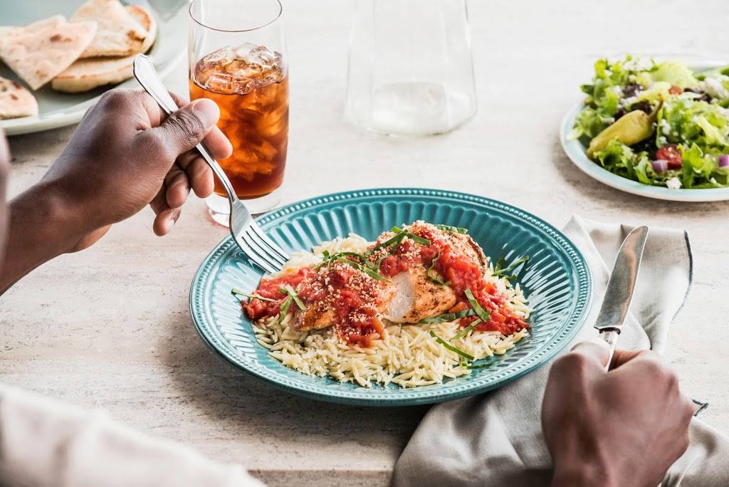 Zoës Kitchen | restaurant | 5035 Wellington Rd, Gainesville, VA 20155, USA | 7034680622 OR +1 703-468-0622