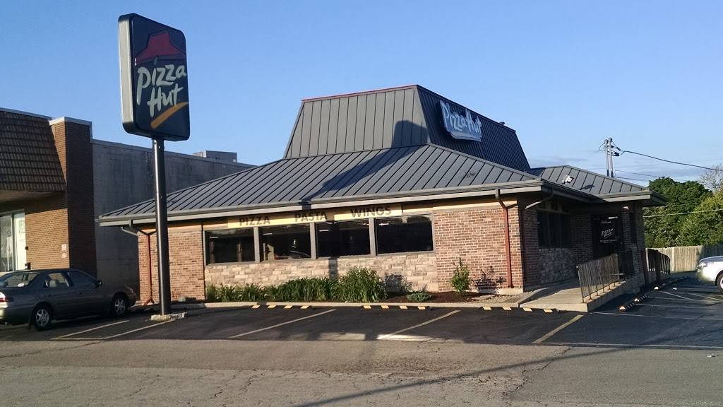 Pizza Hut | restaurant | 2560 S Alpine Rd, Rockford, IL 61108, USA | 8153990128 OR +1 815-399-0128