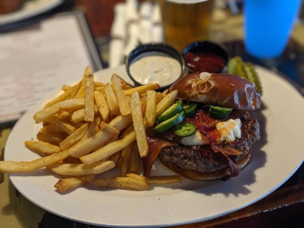 Willy McCoys | restaurant | 320 Pioneer Trail, Chaska, MN 55318, USA | 9525009645 OR +1 952-500-9645