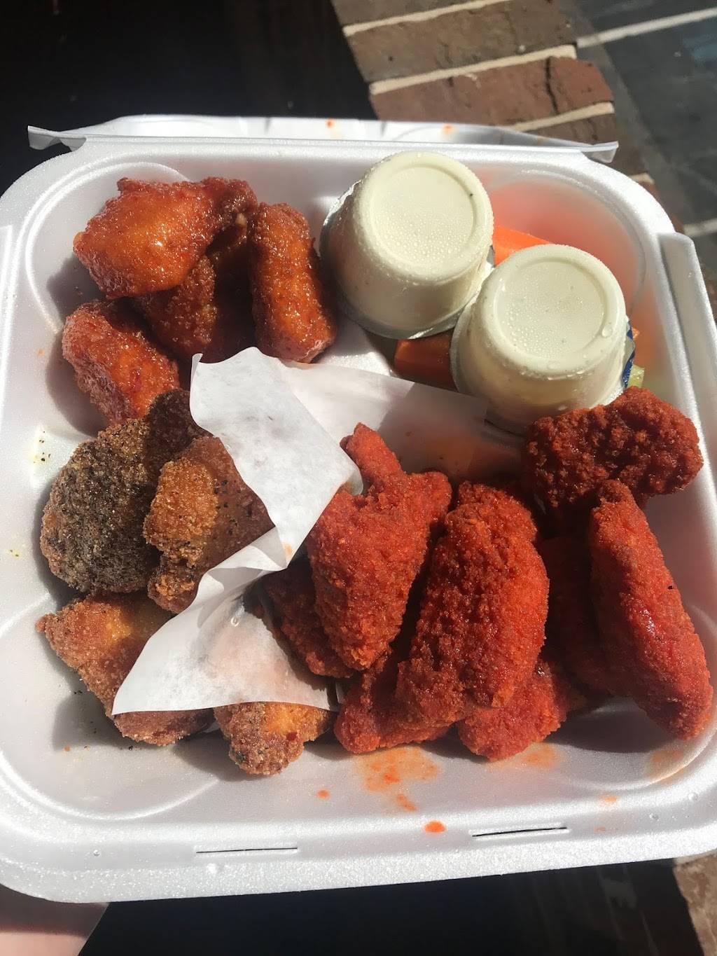 J. Buffalo Wings & Bar | restaurant | 2580 Windy Hill Rd SE Suite #400, Marietta, GA 30067, USA | 6784838811 OR +1 678-483-8811