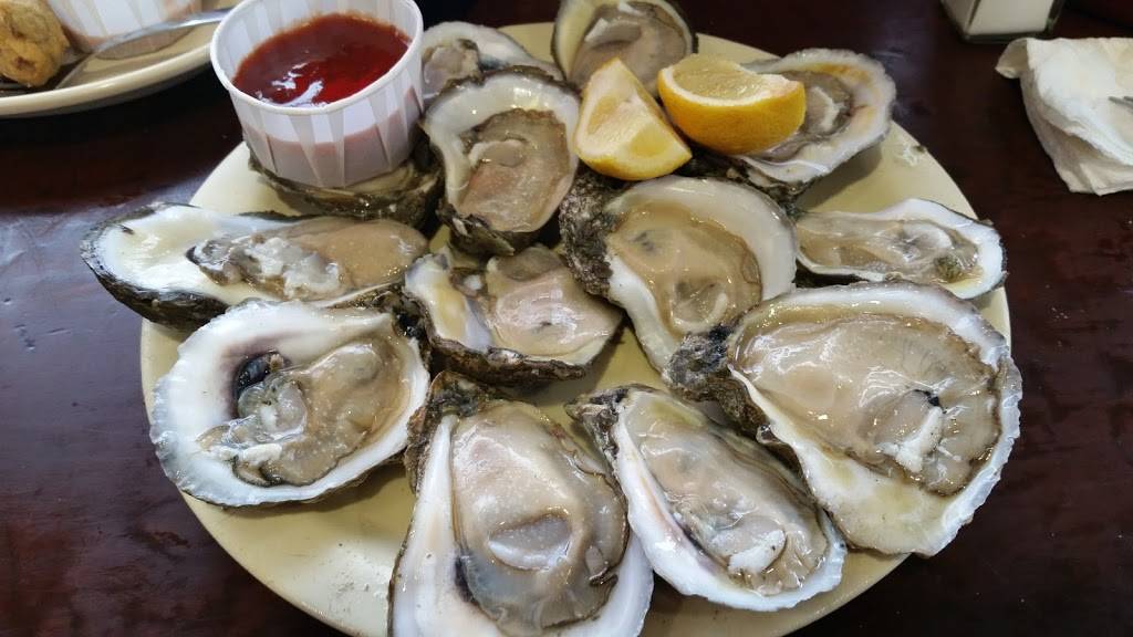Captain Toms Seafood & Oyster | restaurant | 13955 East Fwy, Houston, TX 77015, USA | 7134513700 OR +1 713-451-3700