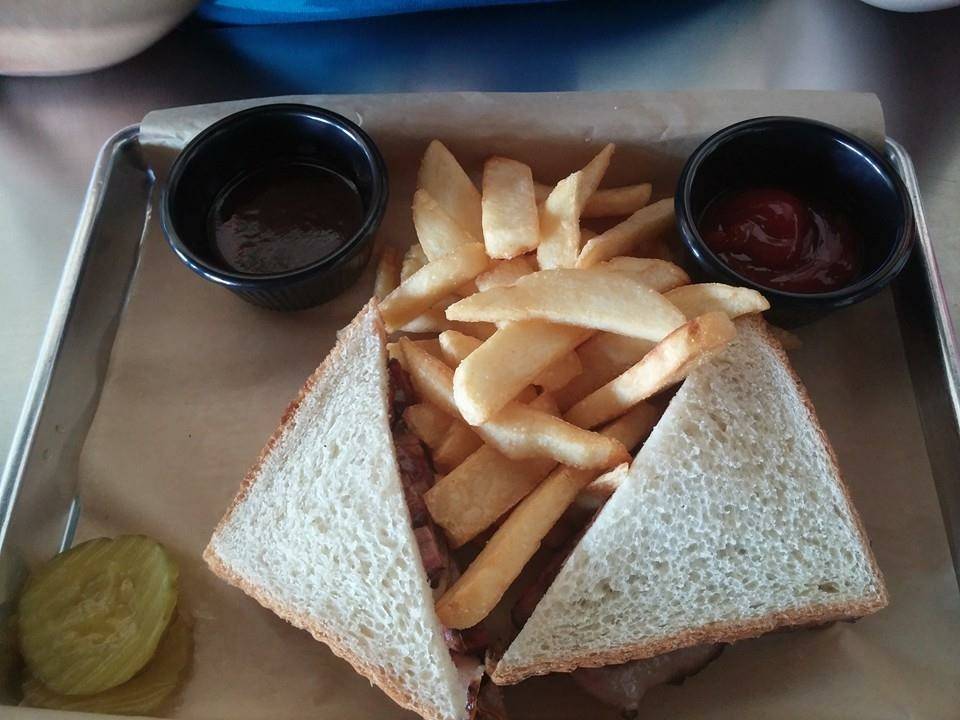 The Bar-B-Que Bar | night club | 10863 W Magnolia Blvd, North Hollywood, CA 91601, USA | 8187540030 OR +1 818-754-0030