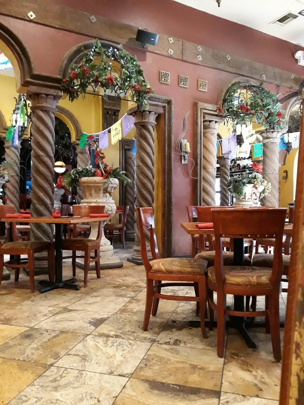 Two Senoritas Restaurant | restaurant | 1355 Main St, Sarasota, FL 34236, USA | 9413661618 OR +1 941-366-1618