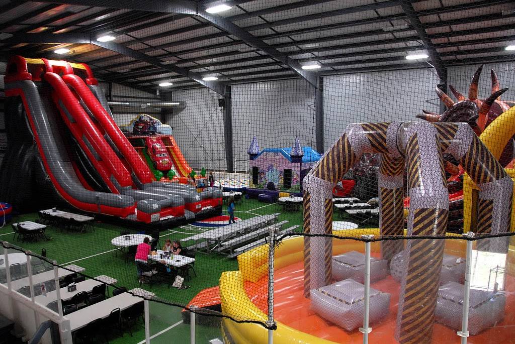 Triple Crown Family Fun Center | restaurant | 1 Nancy Wilson Way, Chillicothe, OH 45601, USA | 7407737529 OR +1 740-773-7529