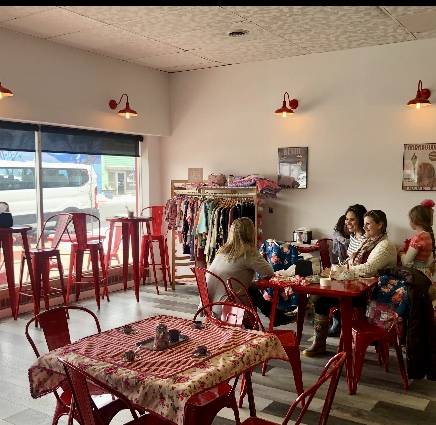 An Udder Sensation | restaurant | 138 S Main St, Monticello, IN 47960, USA | 5742977631 OR +1 574-297-7631