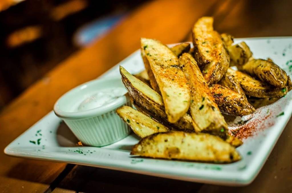 Fox Wings | restaurant | Calle Floresta 394, Playa Hermosa, 22890 Ensenada, B.C., Mexico | 016461884152 OR +52 646 188 4152