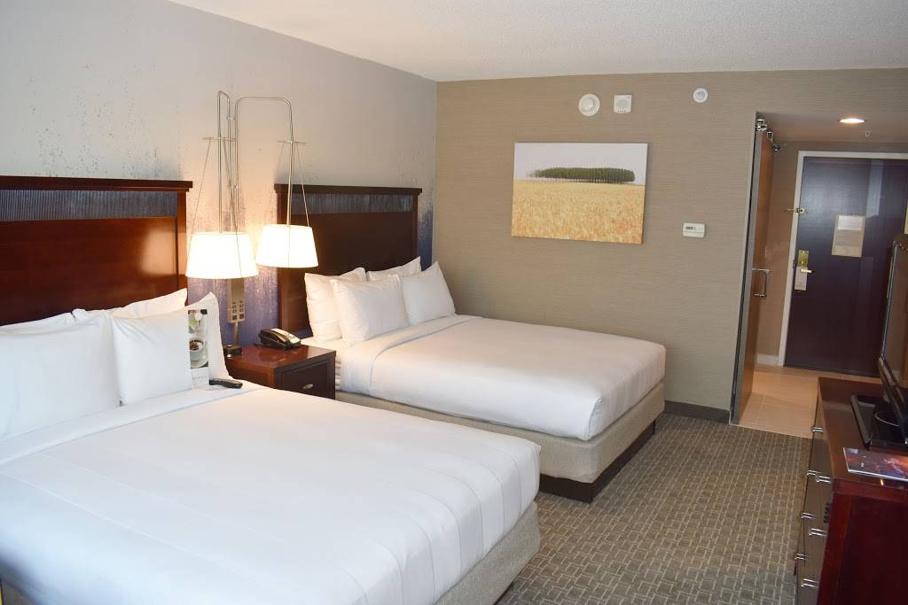 Minneapolis Marriott West | restaurant | 9960 Wayzata Blvd, Minneapolis, MN 55426, USA | 9525444400 OR +1 952-544-4400