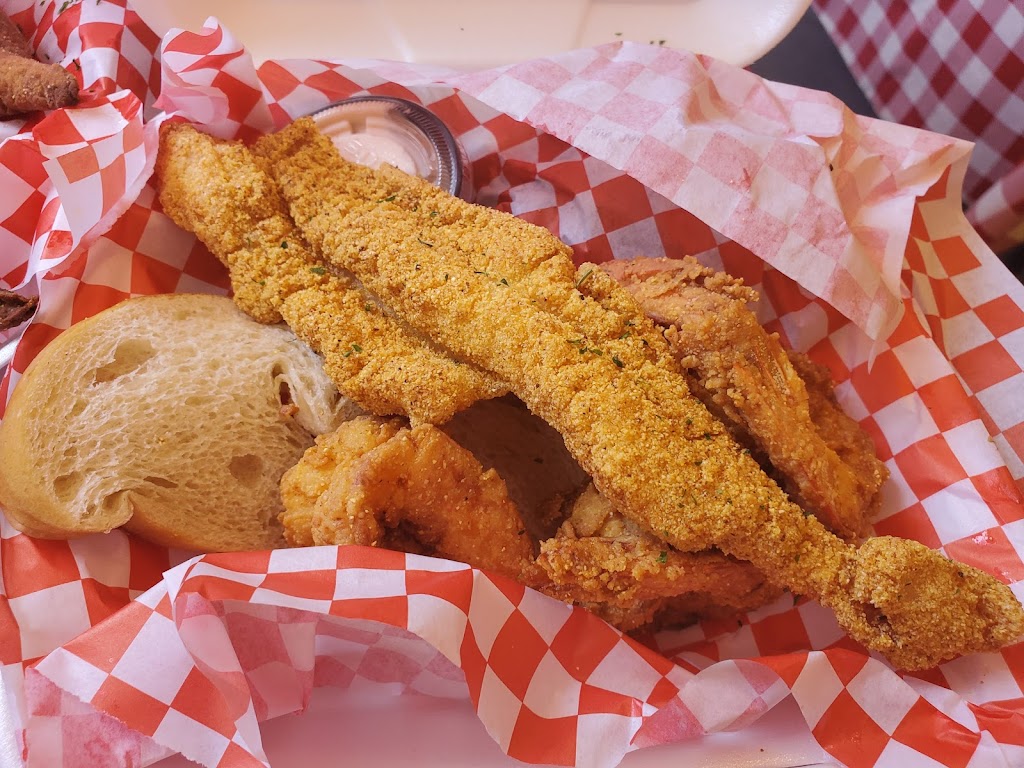 Old Fashion Seafood Basket & More | restaurant | 4805 Spring Ave, Dallas, TX 75210, USA | 4698720016 OR +1 469-872-0016