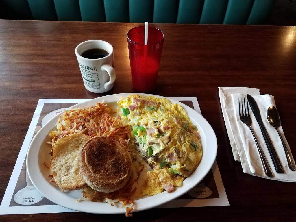 The Country Inn | restaurant | 51292 Romeo Plank Rd, Macomb, MI 48042, USA | 5867867599 OR +1 586-786-7599