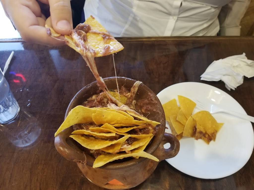 Paseo Catracho | restaurant | 4750 NW 7th St, Miami, FL 33126, USA | 3054419391 OR +1 305-441-9391