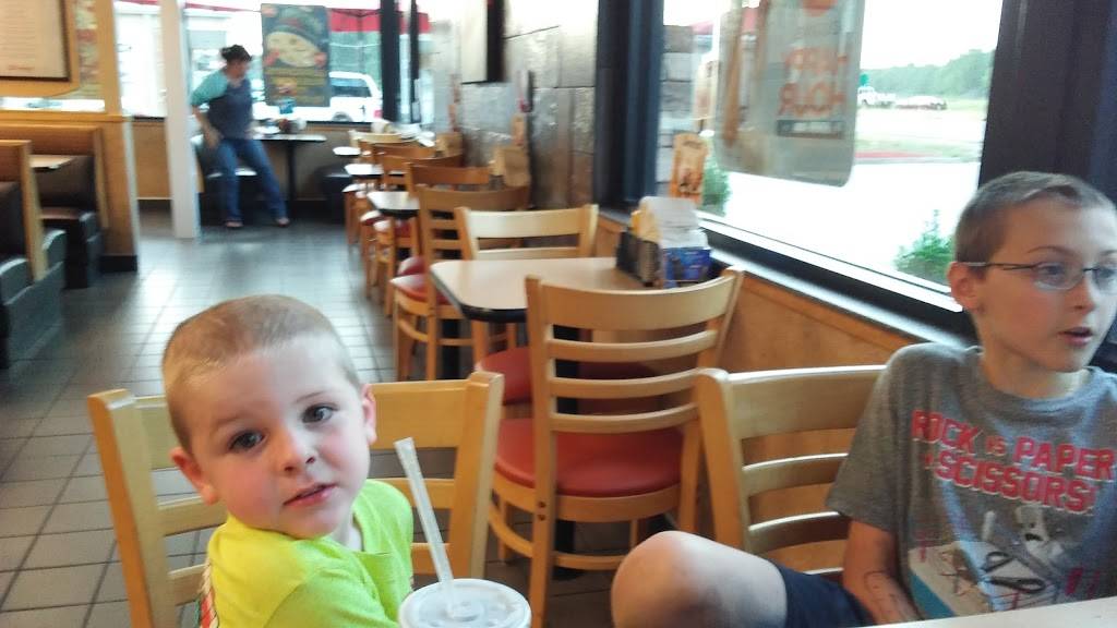 Dairy Queen Grill & Chill | restaurant | 27490 Southampton Pkwy, Courtland, VA 23837, USA | 7576530808 OR +1 757-653-0808