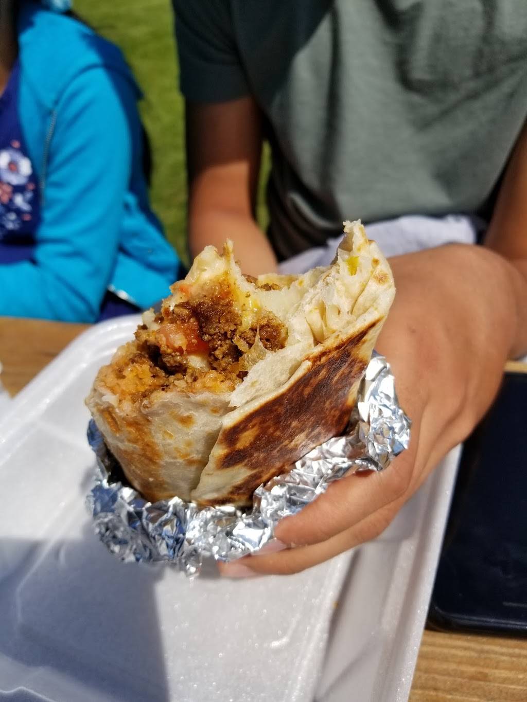 Lyndas Tacos | restaurant | 105 M-66, Charlevoix, MI 49720, USA | 2314372024 OR +1 231-437-2024