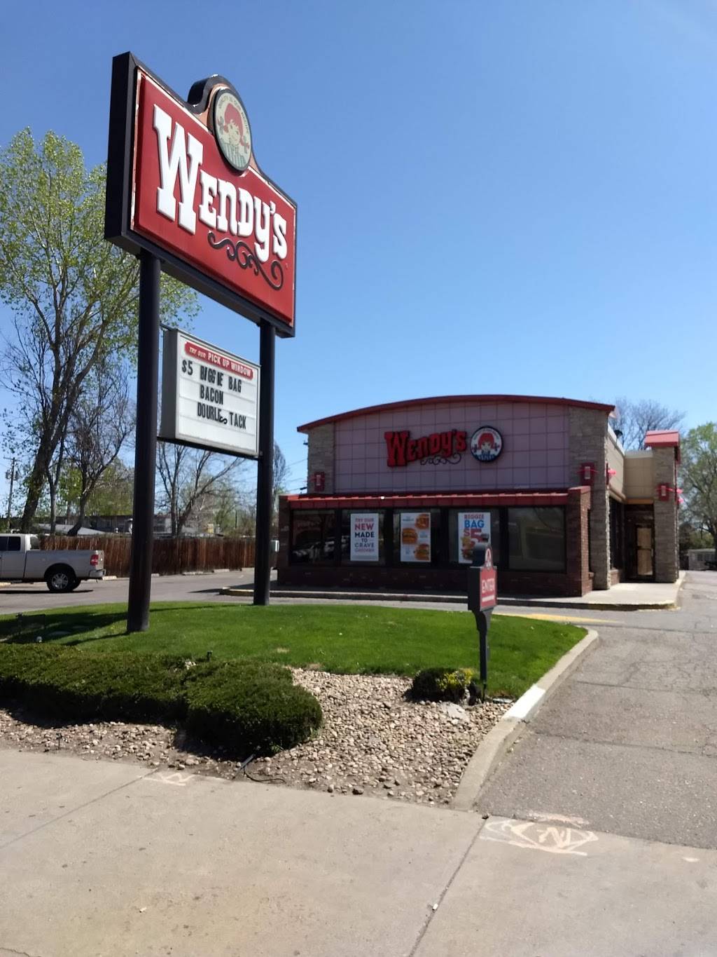Wendys - Closed Temporarily | restaurant | 2070 S Federal Blvd, Denver, CO 80219, USA | 3039365701 OR +1 303-936-5701