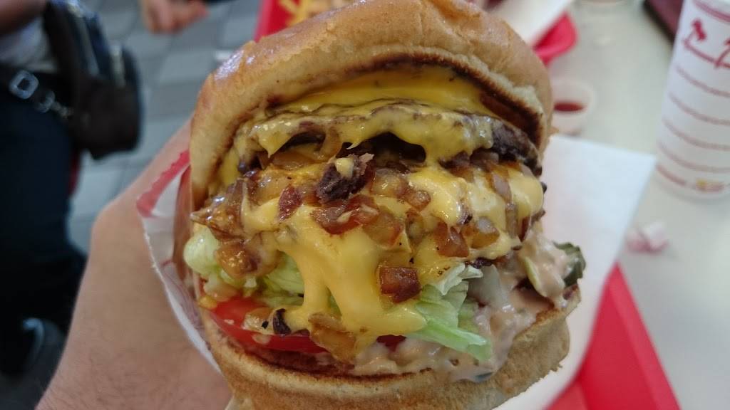 In-N-Out Burger | restaurant | 7926 Valley View St, Buena Park, CA 90620, USA | 8007861000 OR +1 800-786-1000
