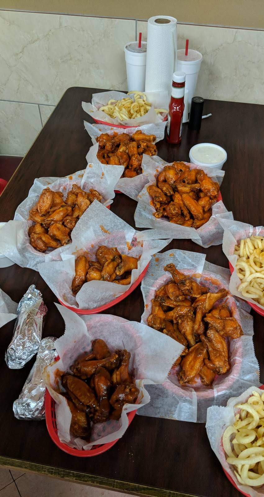 USA Wings | restaurant | 54 E Crosstimbers St C, Houston, TX 77022, USA | 7136911700 OR +1 713-691-1700