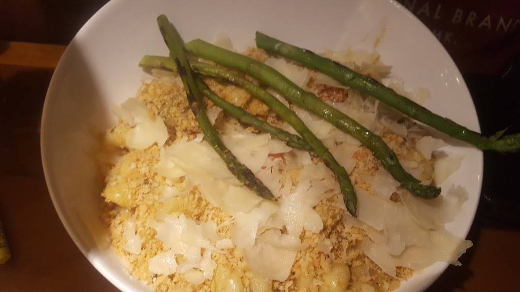 Camp Critter Bar & Grill | restaurant | 3575 US-31, Traverse City, MI 49684, USA | 2319413600 OR +1 231-941-3600