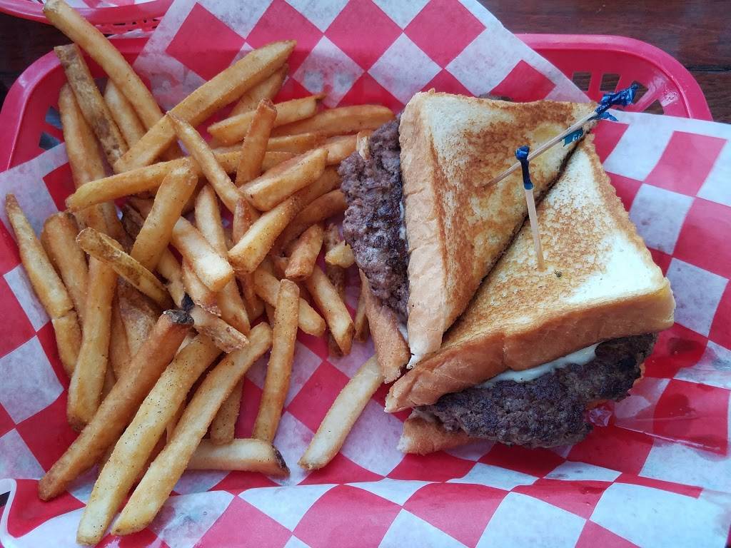 Hookers Waterfront Bar and Grill | restaurant | 27334 FM 457 Hwy, Sargent, TX 77414, USA | 9793239910 OR +1 979-323-9910