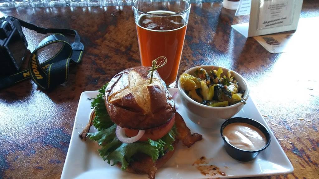 Colorado Mountain Brewery | restaurant | 600 S 21st St #180, Colorado Springs, CO 80904, USA | 7194668240 OR +1 719-466-8240