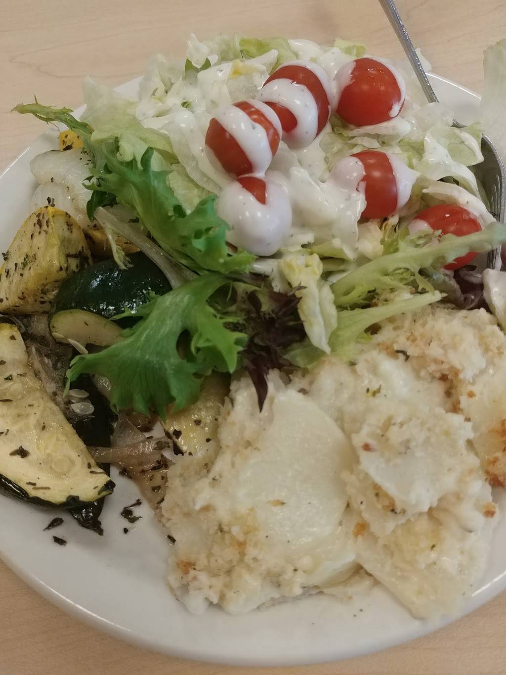 Gold n Greens | restaurant | 695 Williams Mall, Detroit, MI 48202, USA | 3135774200 OR +1 313-577-4200