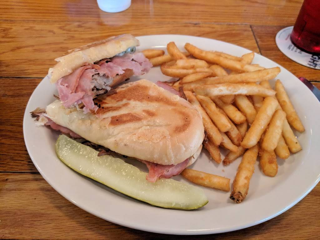 Flanagans | restaurant | 360 CT-12, Groton, CT 06340, USA | 8604456511 OR +1 860-445-6511