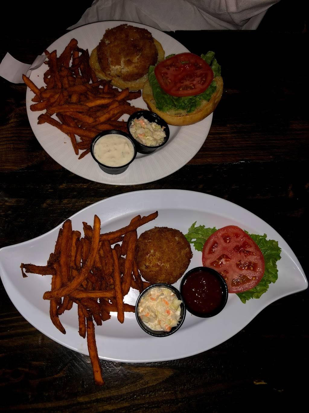 The 606 featuring Walkabout Creek and The Quays | restaurant | 606 Chesapeake Dr, White Stone, VA 22578, USA | 8044361327 OR +1 804-436-1327