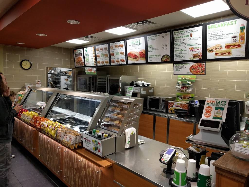 Subway | restaurant | 248 E Saginaw St, East Lansing, MI 48823, USA | 5173335765 OR +1 517-333-5765