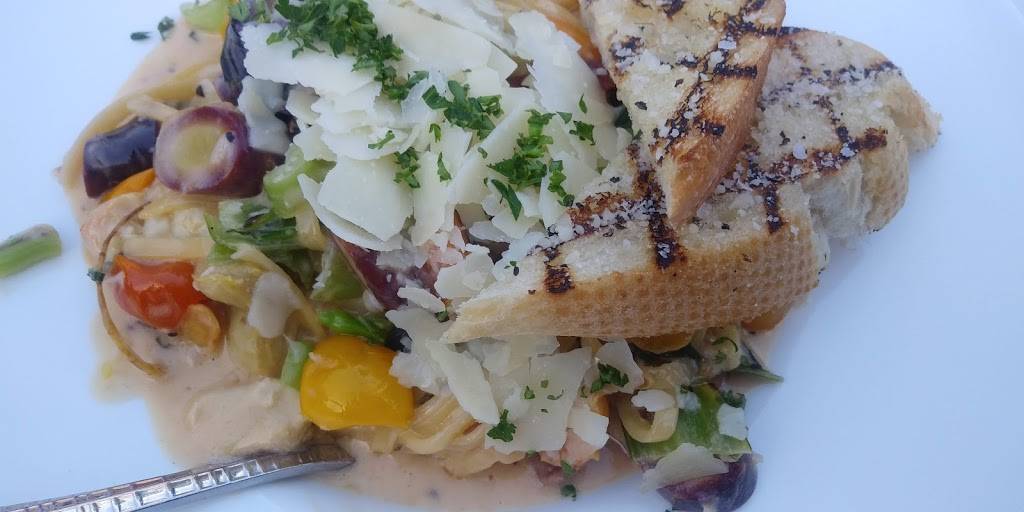 The Point Patio Bar & Bistro | restaurant | 2940 E Nees Ave #107, Fresno, CA 93720, USA | 5597654397 OR +1 559-765-4397