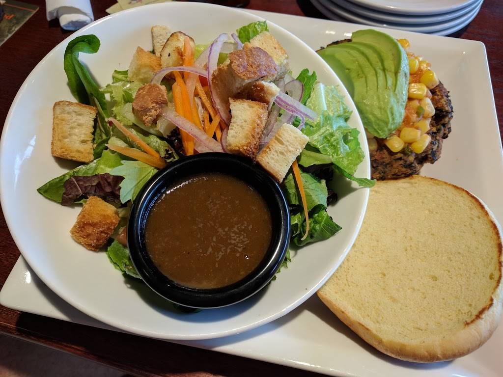 Tap House Grill | restaurant | 7600 S Barrington Rd, Hanover Park, IL 60133, USA | 6309229901 OR +1 630-922-9901