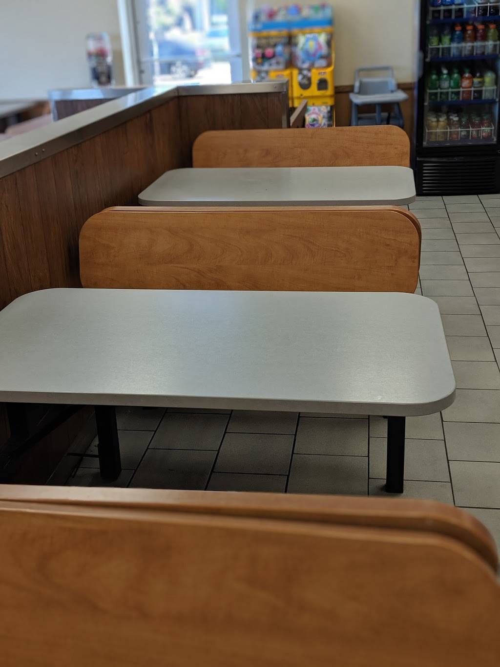 Valentine | restaurant | 688 Boulevard des Seigneurs, Terrebonne, QC J6W 3W6, Canada | 4509645732 OR +1 450-964-5732