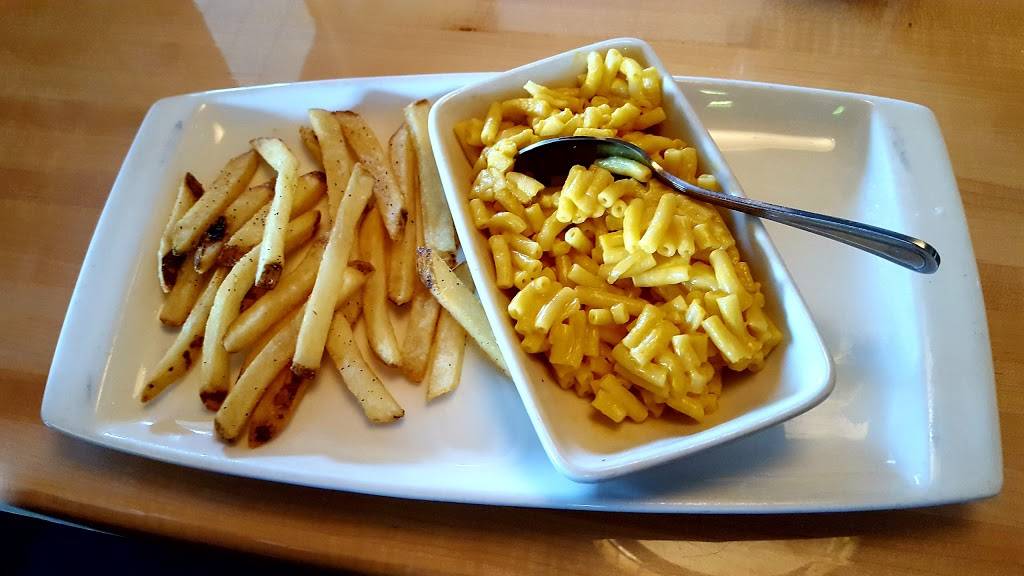 Applebees Grill + Bar | restaurant | 2050 E, FL-50, Clermont, FL 34711, USA | 3527085717 OR +1 352-708-5717