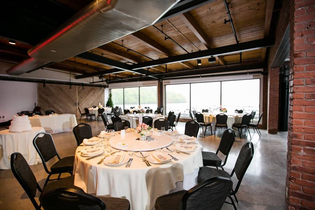 Fin & Brew | restaurant | 5 John Walsh Blvd, Peekskill, NY 10566, USA | 9147884555 OR +1 914-788-4555