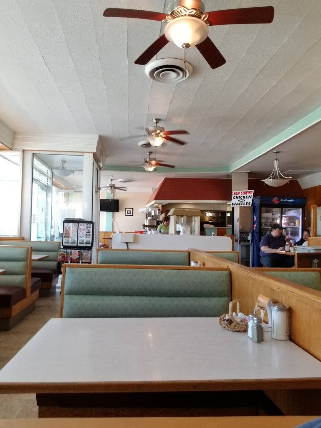 C & G Restaurant | restaurant | 3003 E 92nd St, Chicago, IL 60617, USA | 7737340512 OR +1 773-734-0512