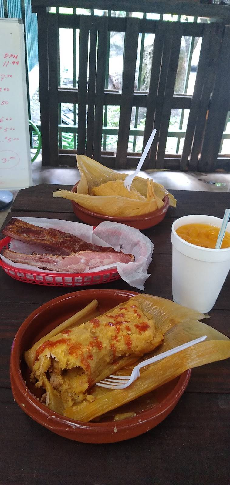 Rincón Cubano | restaurant | 14410 SW 200th St, Miami, FL 33177, USA | 3058127215 OR +1 305-812-7215