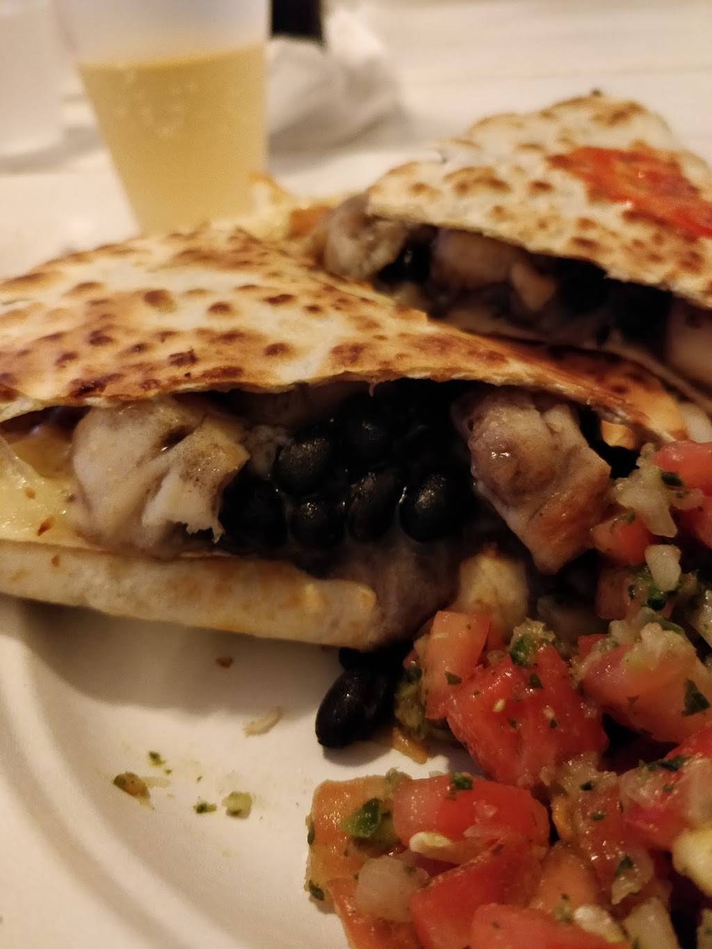 Macs On the Pier | restaurant | 265 Commercial St, Wellfleet, MA 02667, USA | 5083499611 OR +1 508-349-9611