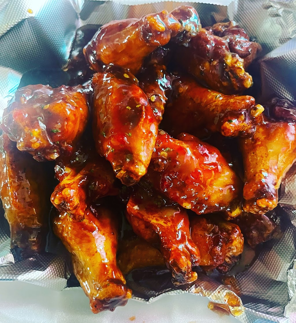 Da Wingz Spot | restaurant | Yellow Food Truck, 7611 Causeway Blvd, Tampa, FL 33619, USA | 8134366051 OR +1 813-436-6051