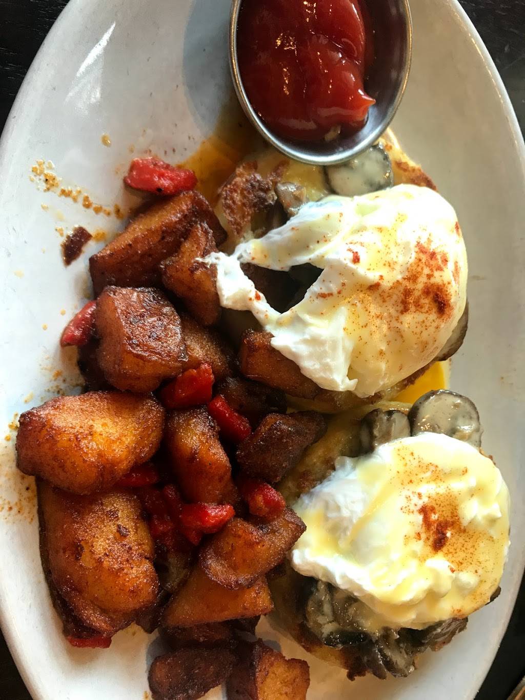 Mad Hatter Bistro | cafe | 185 N Old Woodward Ave, Birmingham, MI 48009, USA | 2485400000 OR +1 248-540-0000