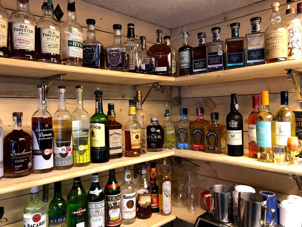 The Hangar Bar And Grille | restaurant | 1900 Airport Rd, Breckenridge, CO 80424, USA | 9704531475 OR +1 970-453-1475