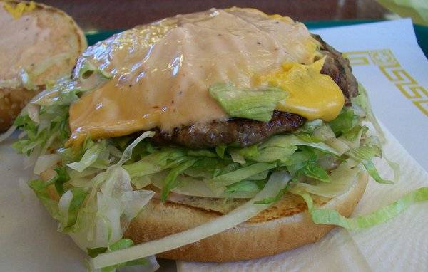 Angelos Burgers | restaurant | 10990 Atlantic Ave, Lynwood, CA 90262, USA | 3106392666 OR +1 310-639-2666