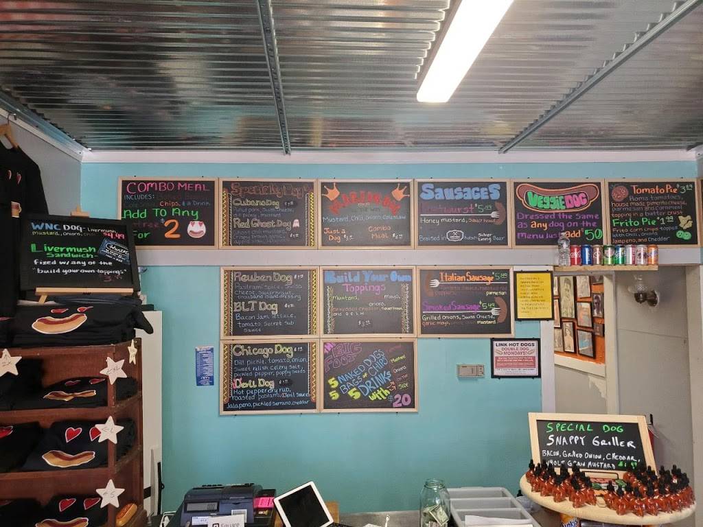 Links Hot Dogs | restaurant | 124 E Court St, Marion, NC 28752, USA | 8283183289 OR +1 828-318-3289