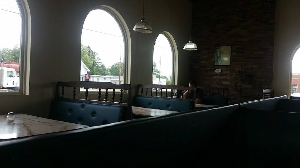 La Gondola Spaghetti House | restaurant | 914 N Henderson St, Galesburg, IL 61401, USA | 3093439988 OR +1 309-343-9988