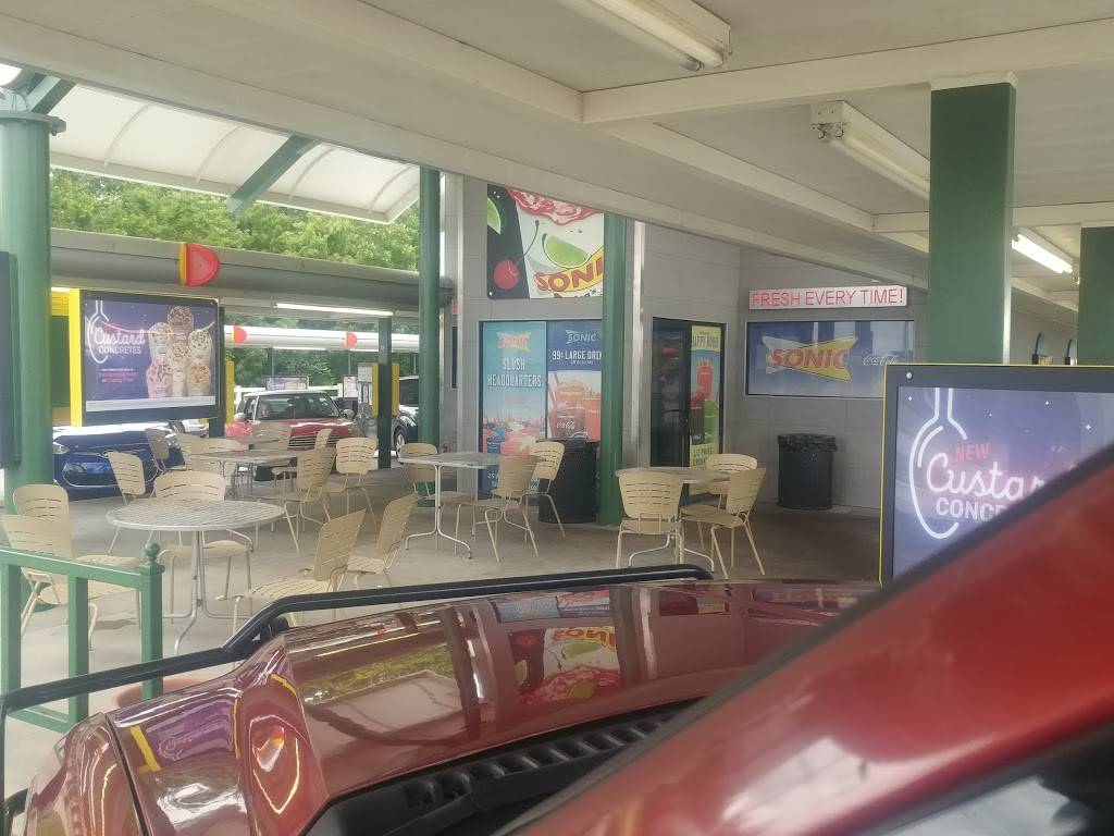 Sonic Drive-In | restaurant | 1011 S Morgan Rd, Oklahoma City, OK 73128, USA | 4053241352 OR +1 405-324-1352