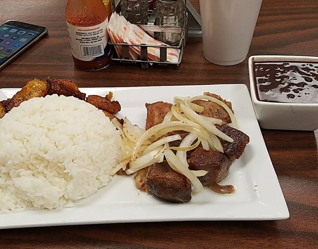 Elenas Cuban Cafe | restaurant | 2246 E Edgewood Dr, Lakeland, FL 33803, USA | 8636653333 OR +1 863-665-3333