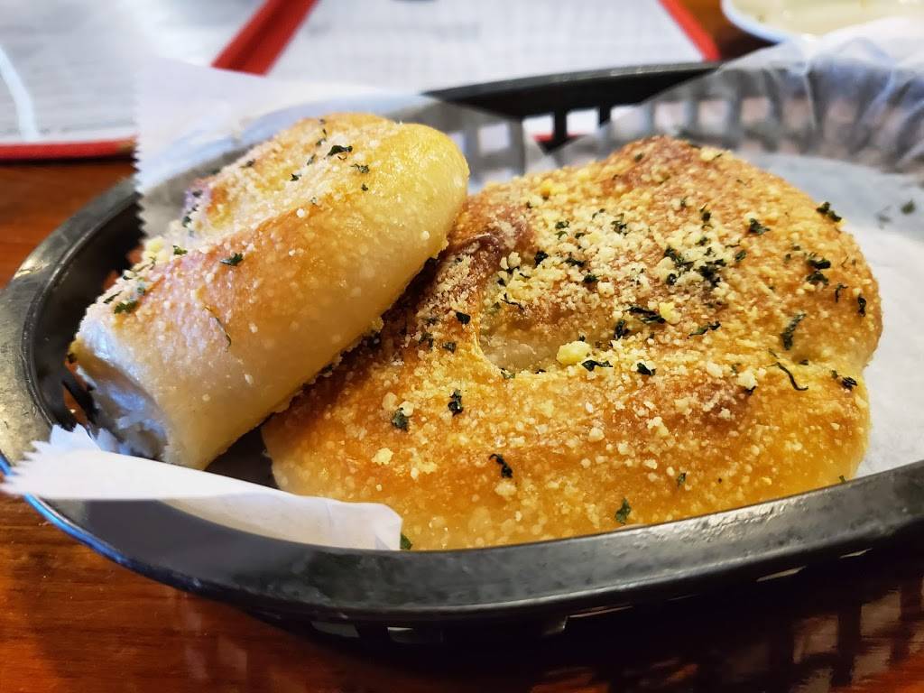 Lira Italian Restaurant | restaurant | 901 W Morton Ave, Jacksonville, IL 62650, USA | 2172430029 OR +1 217-243-0029