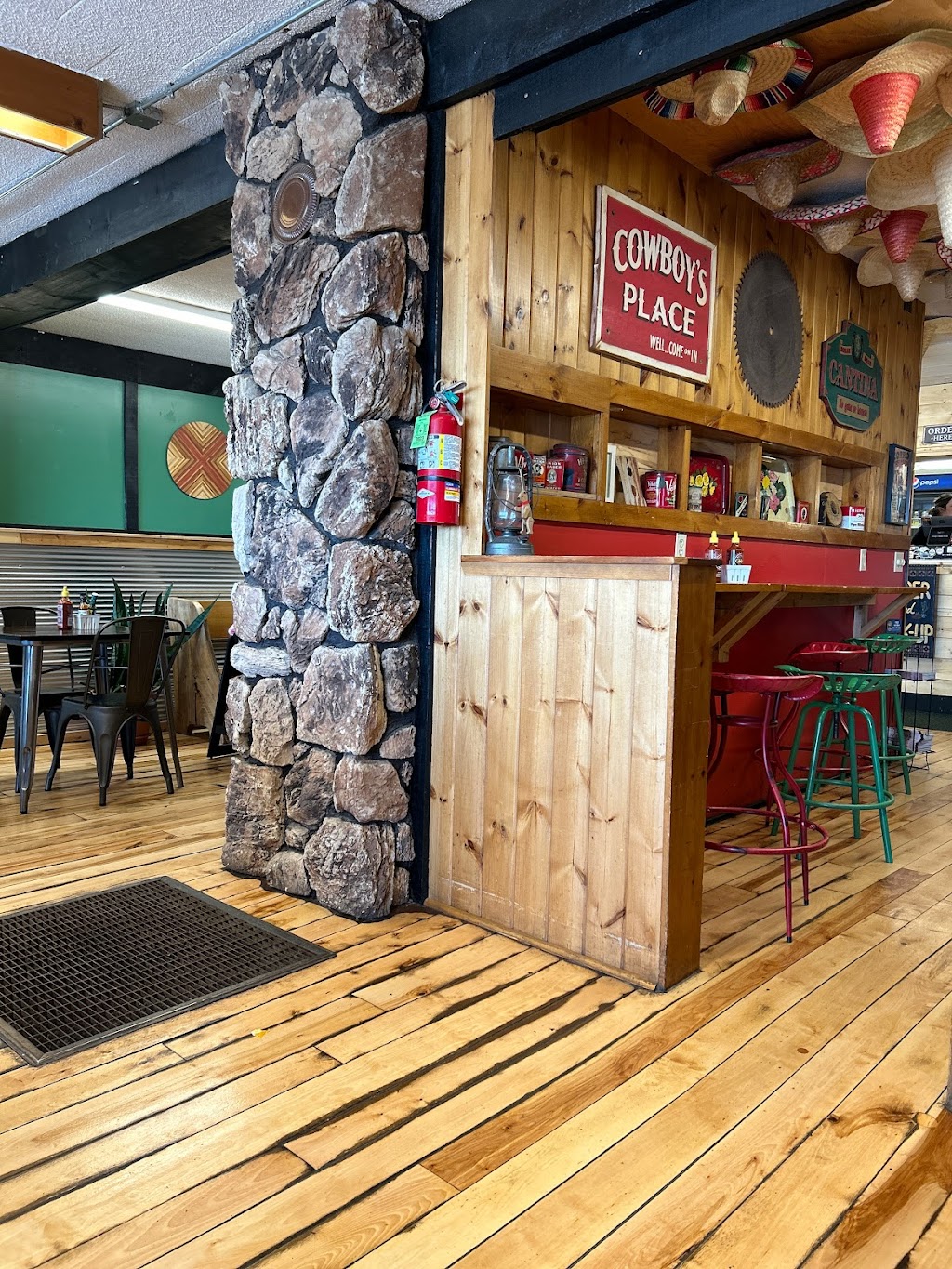 Hungry Hippie Tacos | restaurant | 15 W Hwy 61, Grand Marais, MN 55604, USA | 2183873382 OR +1 218-387-3382