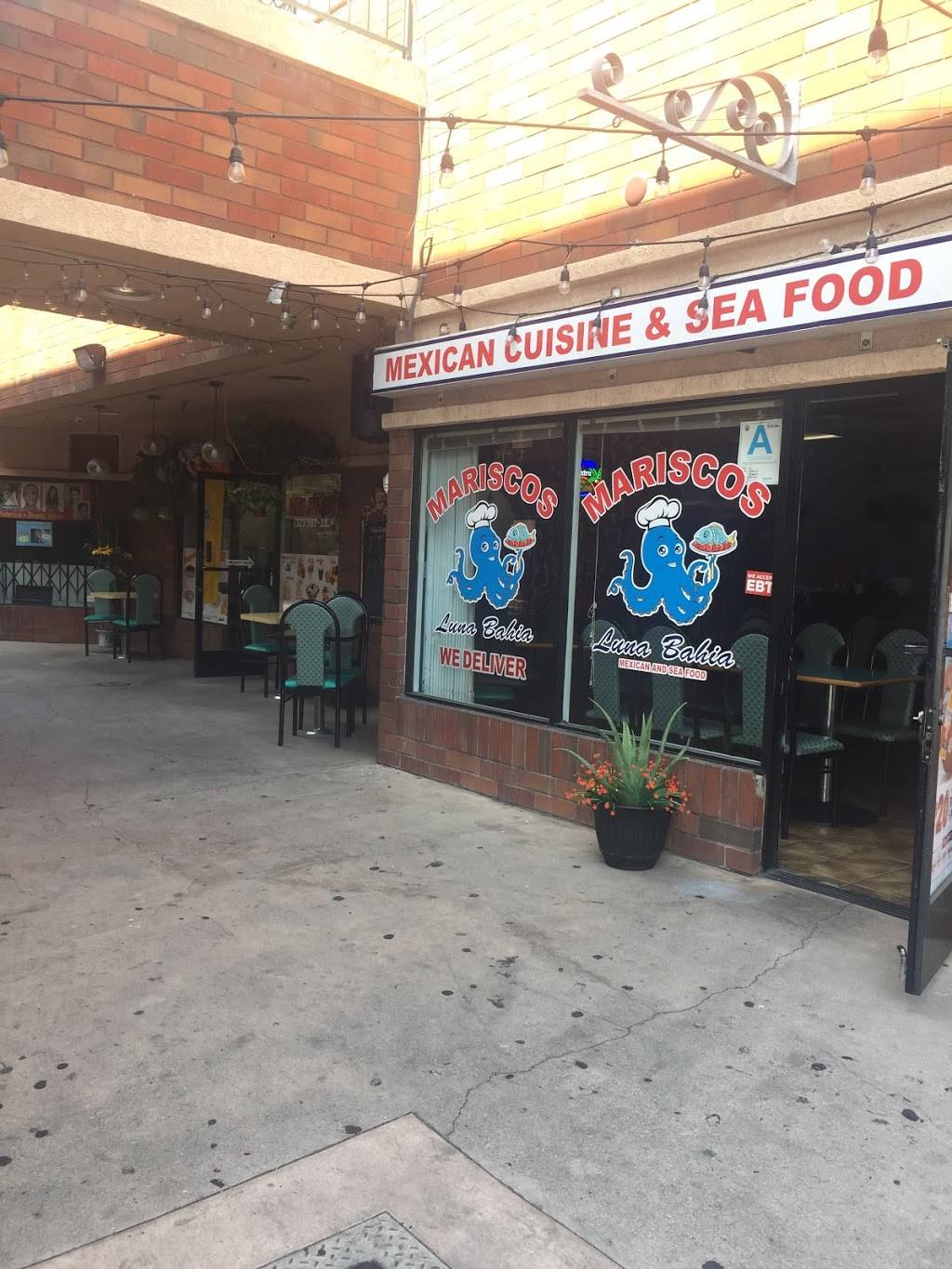 Mariscos Luna Bahia | restaurant | 6606 Pacific Blvd Suite 107, Huntington Park, CA 90255, USA | 3235872221 OR +1 323-587-2221