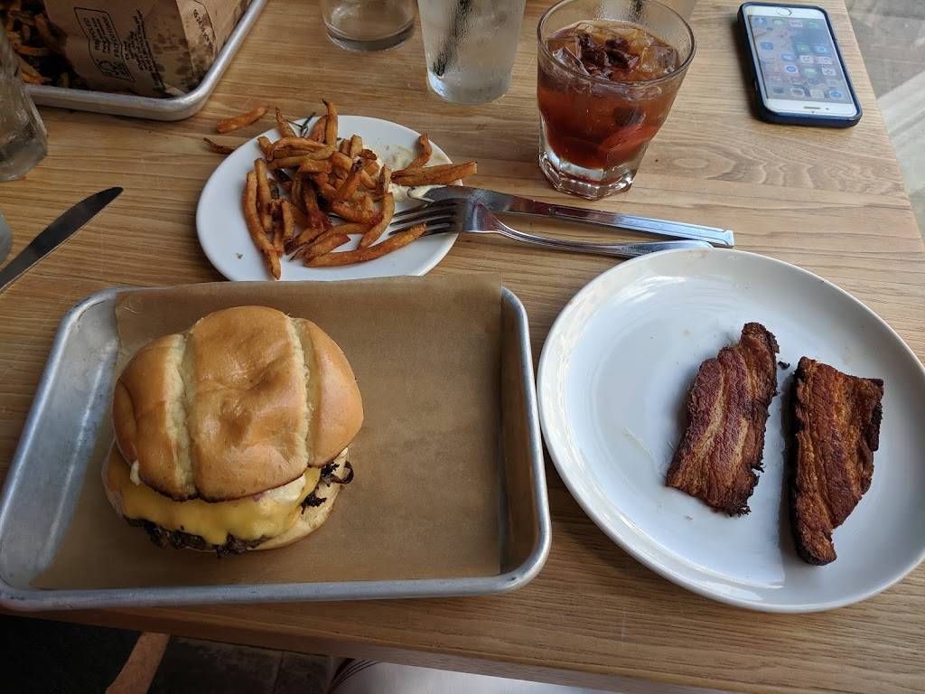 Social Kitchen and Bar | restaurant | 225 E Maple Rd, Birmingham, MI 48009, USA | 2485944200 OR +1 248-594-4200